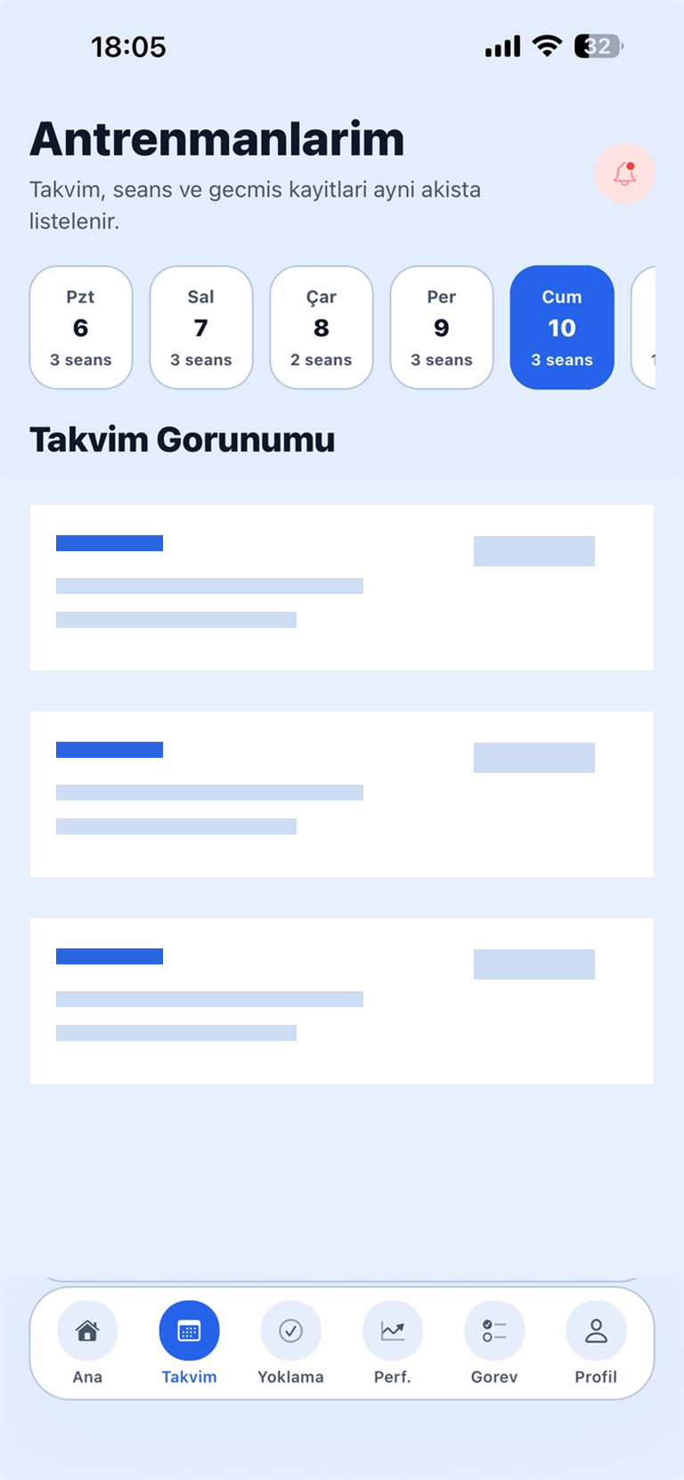 Mobil uygulamada antrenman takvimi örnek görünümü; liste alanları maskelenmiştir.